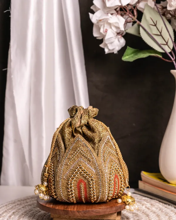 Golden_Maharani_Lotus_Potli